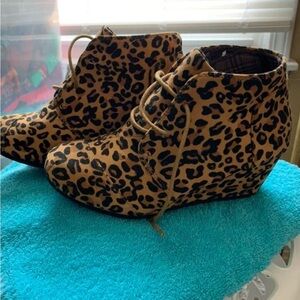 Forever 21 Tan Leopard Print Wedges